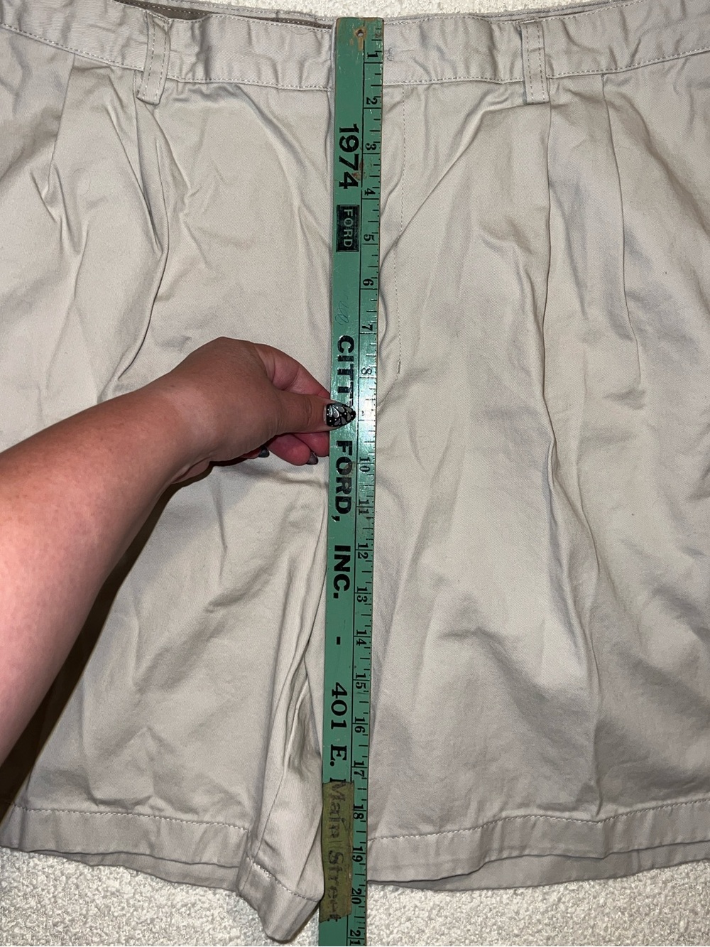 Chaps Men’s Pleated Front Shorts Khaki Size 40 All Cotton - Picture 3 of 4